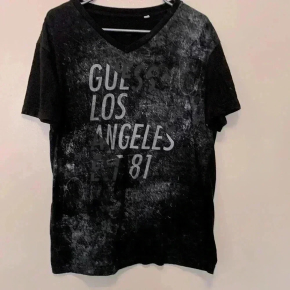 Guess V-neck,  short sleeve T-shirt - Picture 1 of 3
